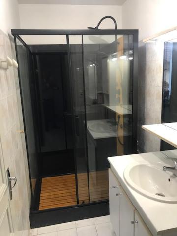 Vaste Chambre Familiale Bourg-en-Bresse Exteriör bild